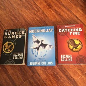 THE HUNGER GAMES 3 Book Trilogy